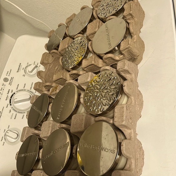 Recalled forbidden Bath & Body Works “Snowed In” 3 wick candles. *Per candle* - Picture 4 of 11